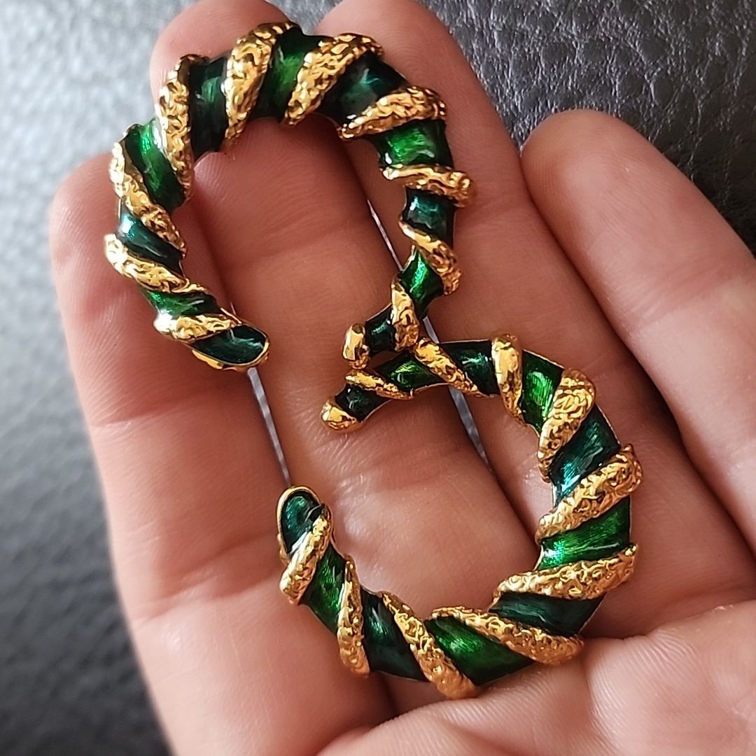Vtg Earrings